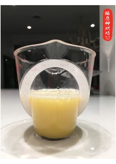 在烘焙中,使用蛋黃,蛋清對烘焙產品的作用是什么